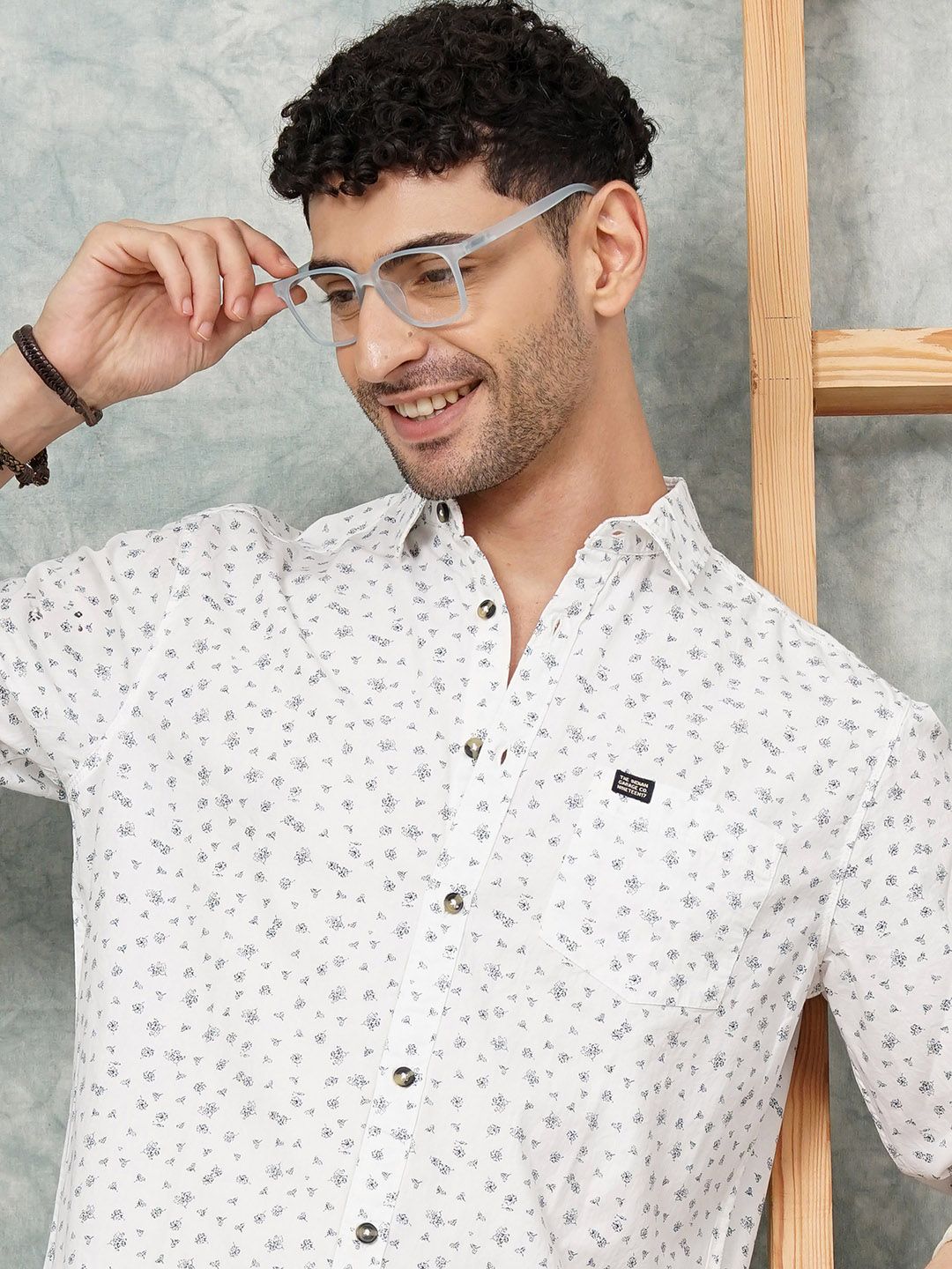 The Indian Garage Co Men White Regular Fit Printed Casual Shirt