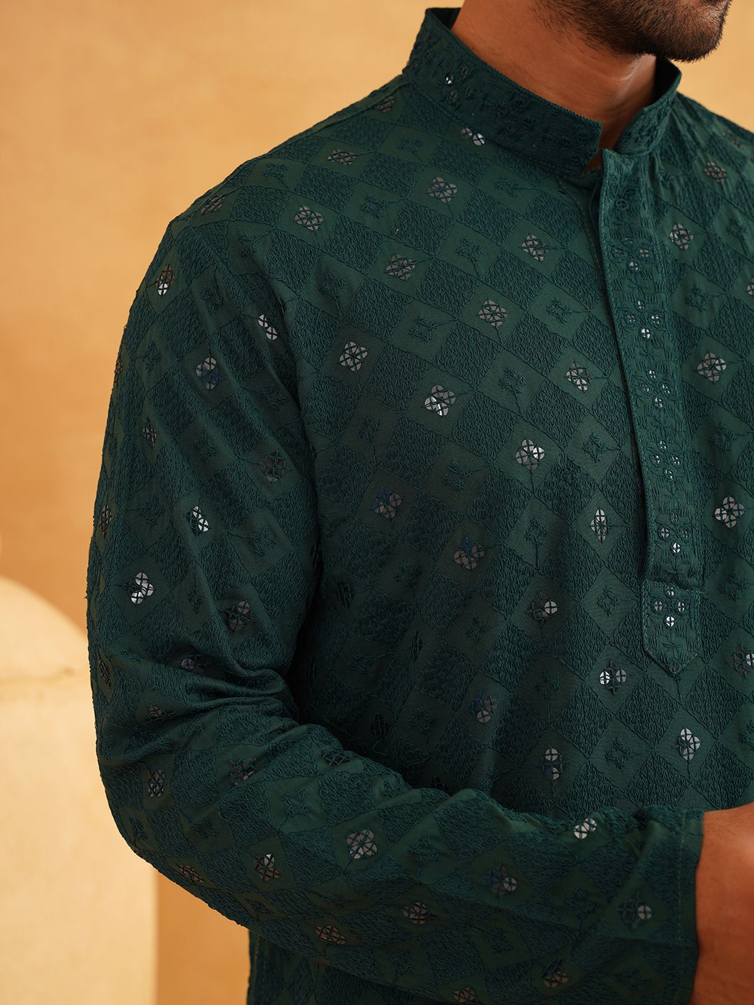 SOJANYA Benang Kolar Mandarin Bersulam Geometrik Berfungsi Kurta Kapas Tulen Dengan Churidar