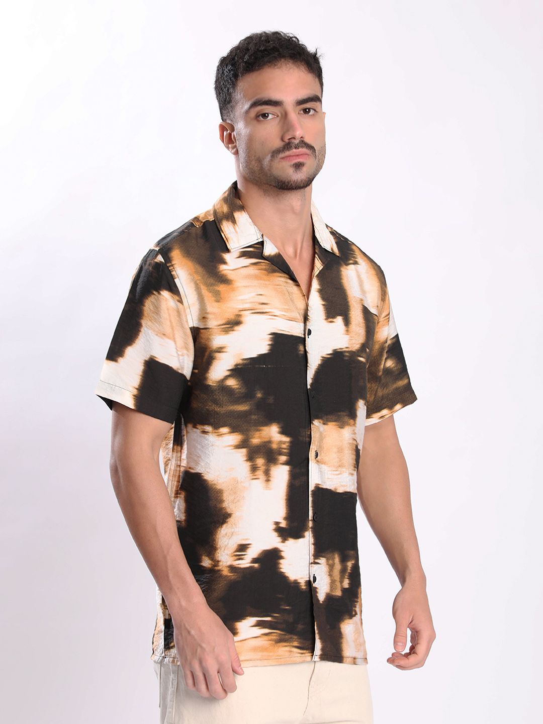 Bene Kleed Men Abstract Printed Cuban Collar Casual Shirt