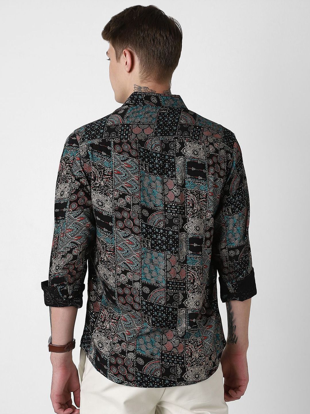 VASTRADO Men Classic Slim Fit Ethnic Motifs Printed Casual Shirt