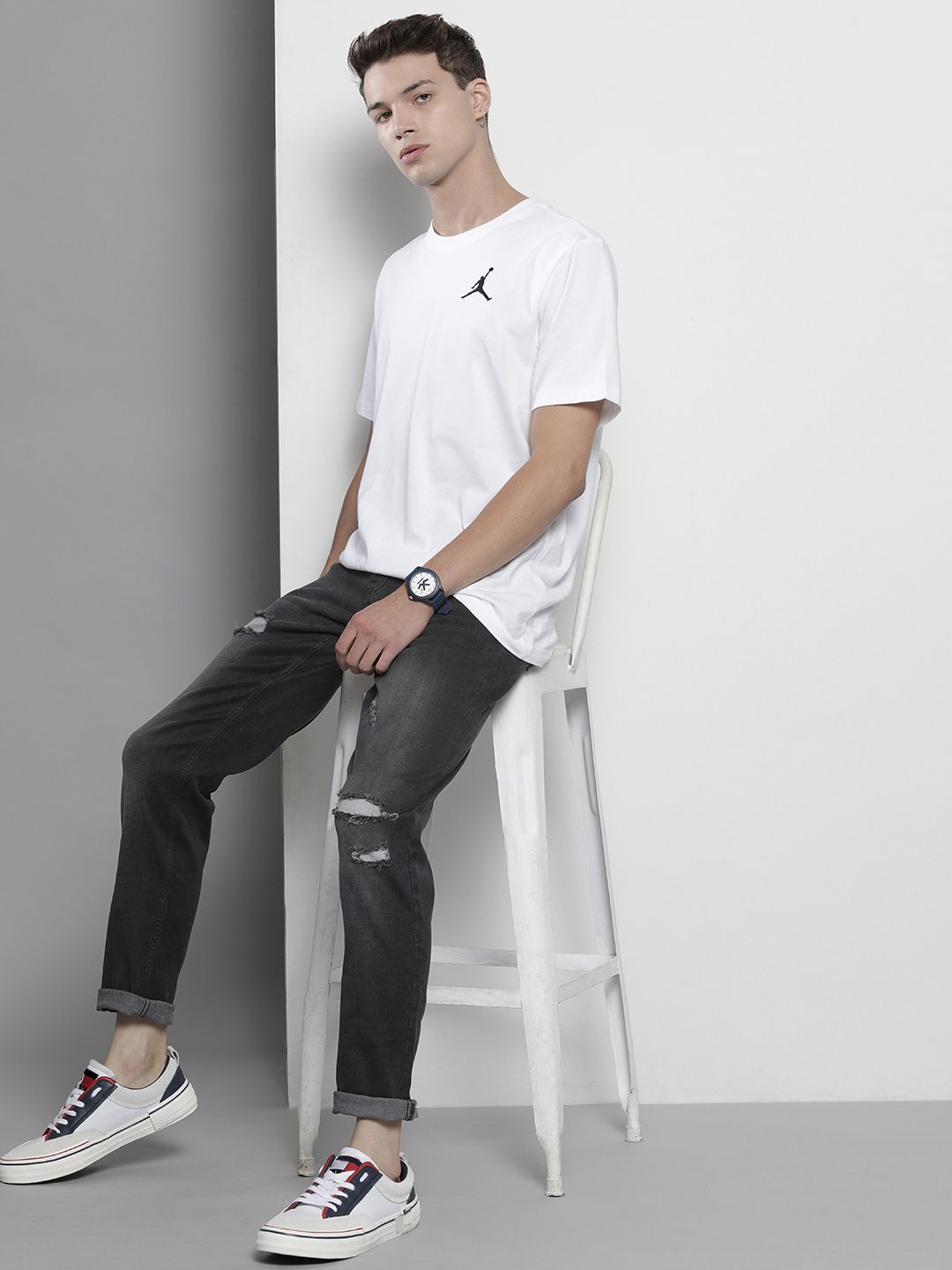 The Indian Garage Co Men Black Slim Fit Low Distress Light Fade Streachable Jeans