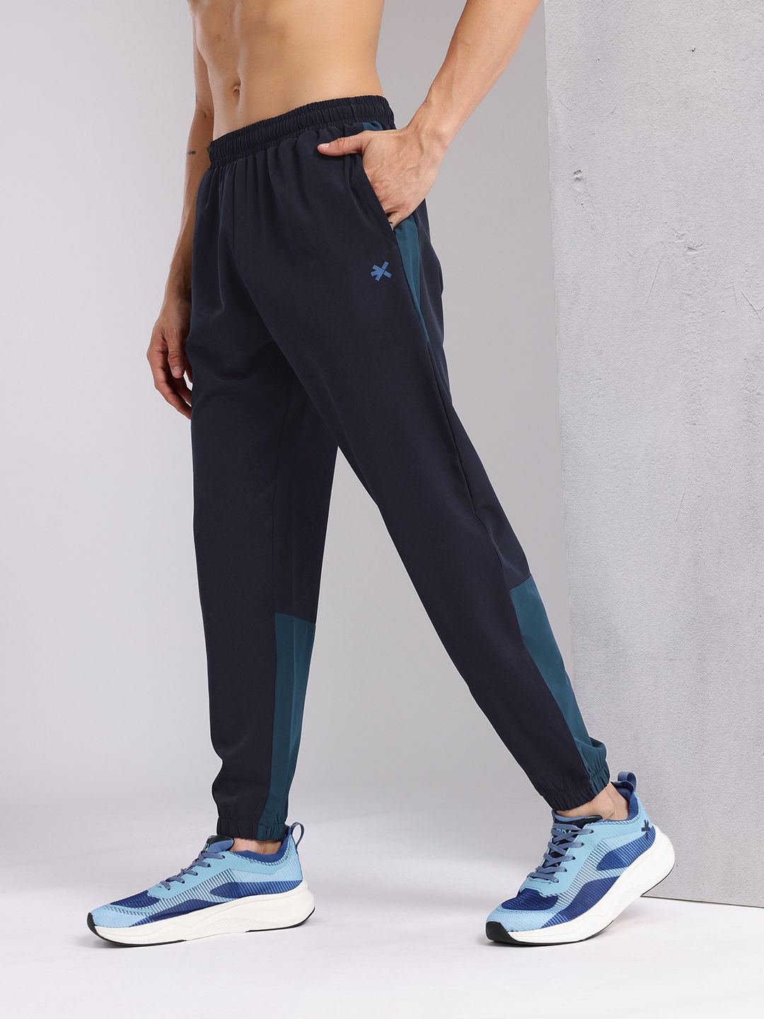 HRX by Hrithik Roshan Men Brand Logo Detail Mid-Rise Running Joggers