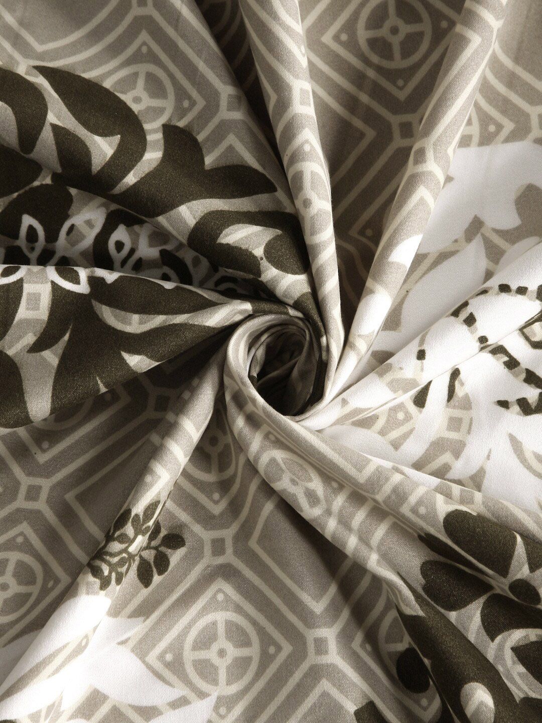 KLOTTHE Beige Ethnic Motifs Cotton 300 TC Fitted King Bedsheet with 2 Pillow Covers-98 x 88 inches