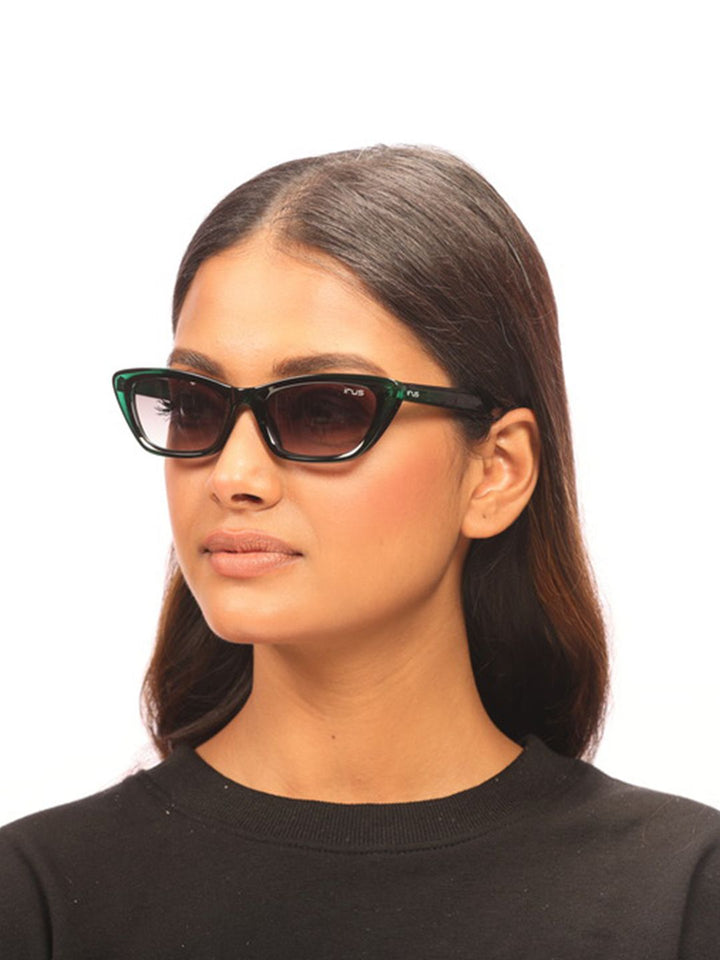 Irus oleh idee wanita cermin mata hitam cateye dengan lensa dilindungi UV IRS1210C5SG