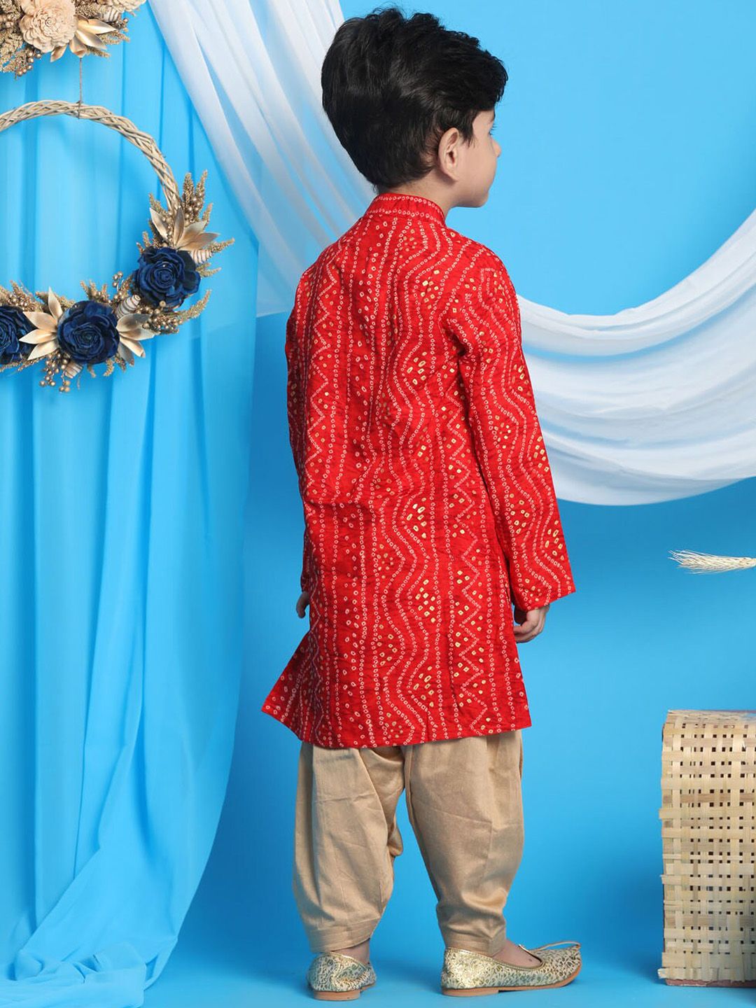 VASTRAMAY Boys Mandrain Collar Bandhani Printed Regular Kurta With Patiala