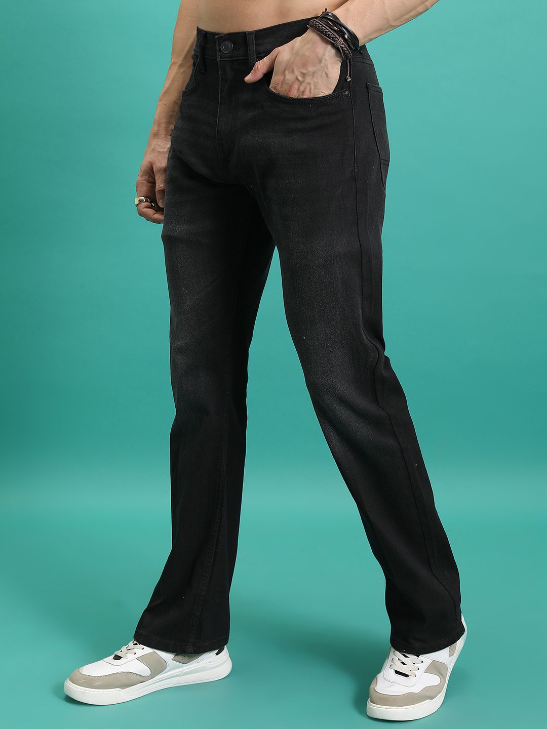 HIGHLANDER Men Black Bootcut Mid-Rise Light Fade Clean Look Stretchable Jeans