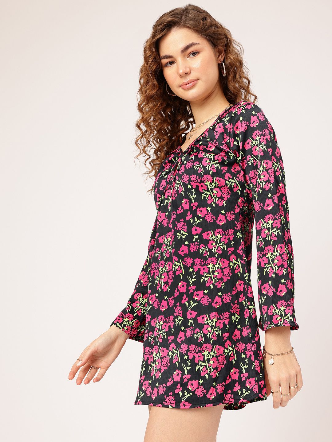 DressBerry Floral Keyhole Neck Flared Sleeve Sheath Mini Dress