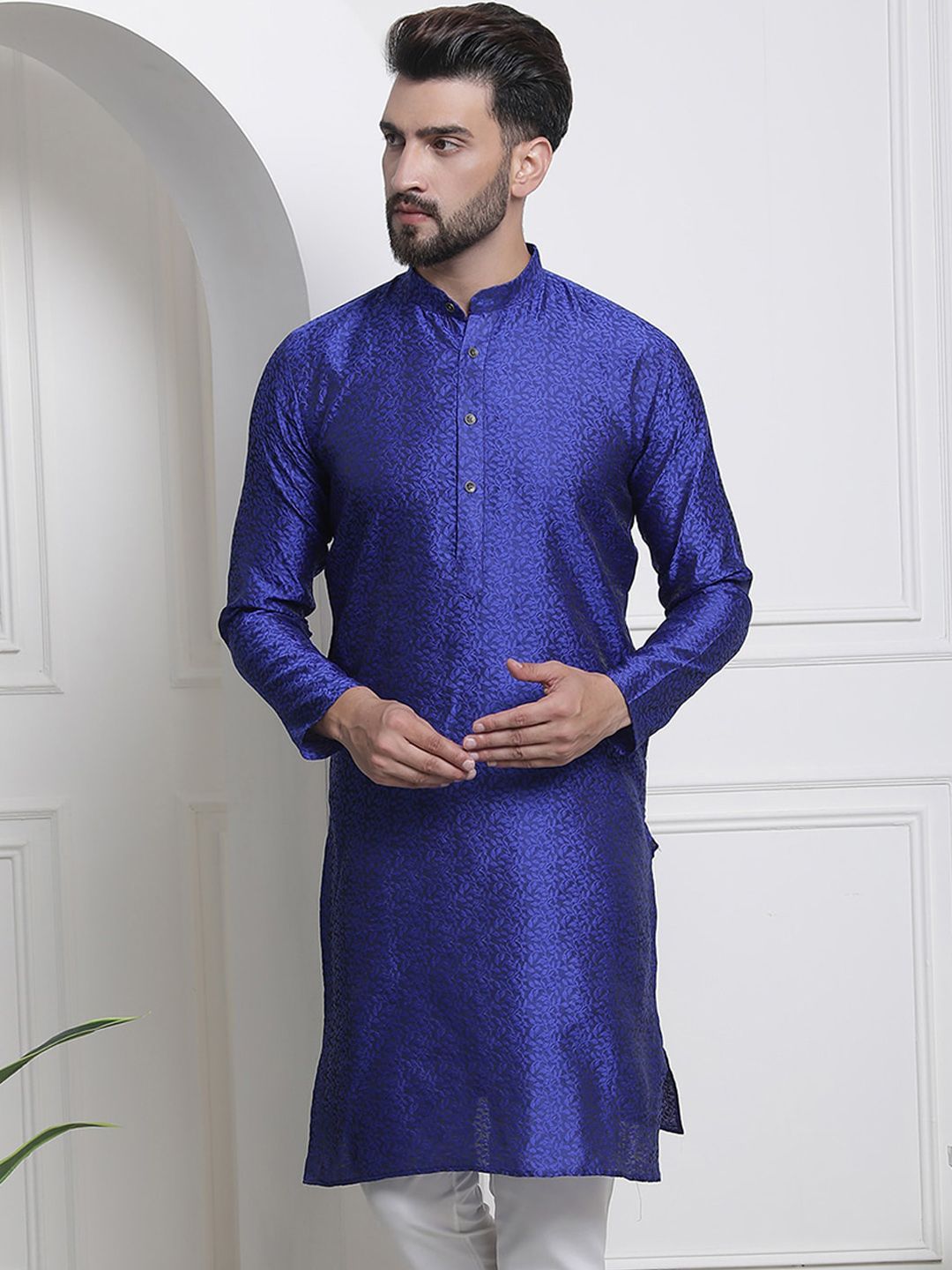 SOJANYA Floral Woven Design Mandarin Collar Kurta