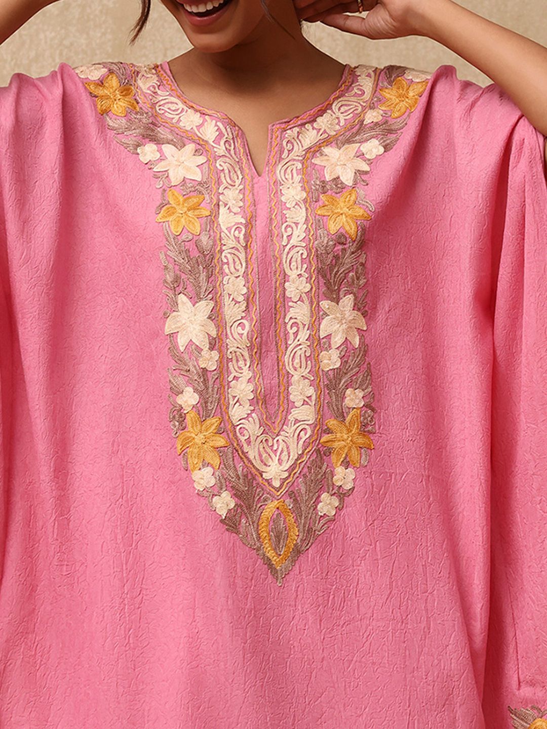 House of Chikankari Crafts Aari Embroidered Solid Women's Kaftan Set - Pink