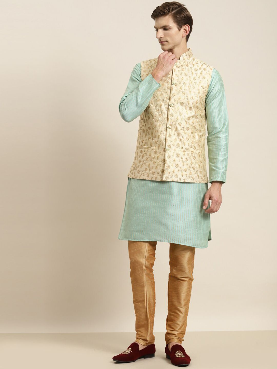 SOJANYA Kurta Biasa Kolar Mandarin Berjalur Dengan Jaket Churidar & Nehru