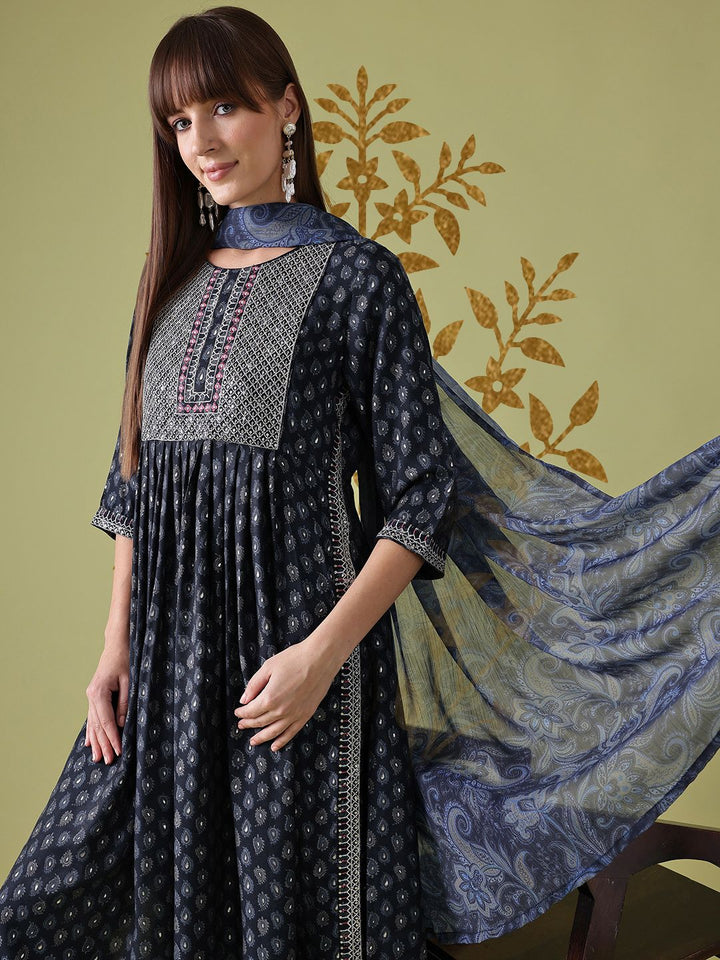 Anouk Paisley Print Thread Work & Sequinned Detail A-Line Kurta with Trousers & Dupatta