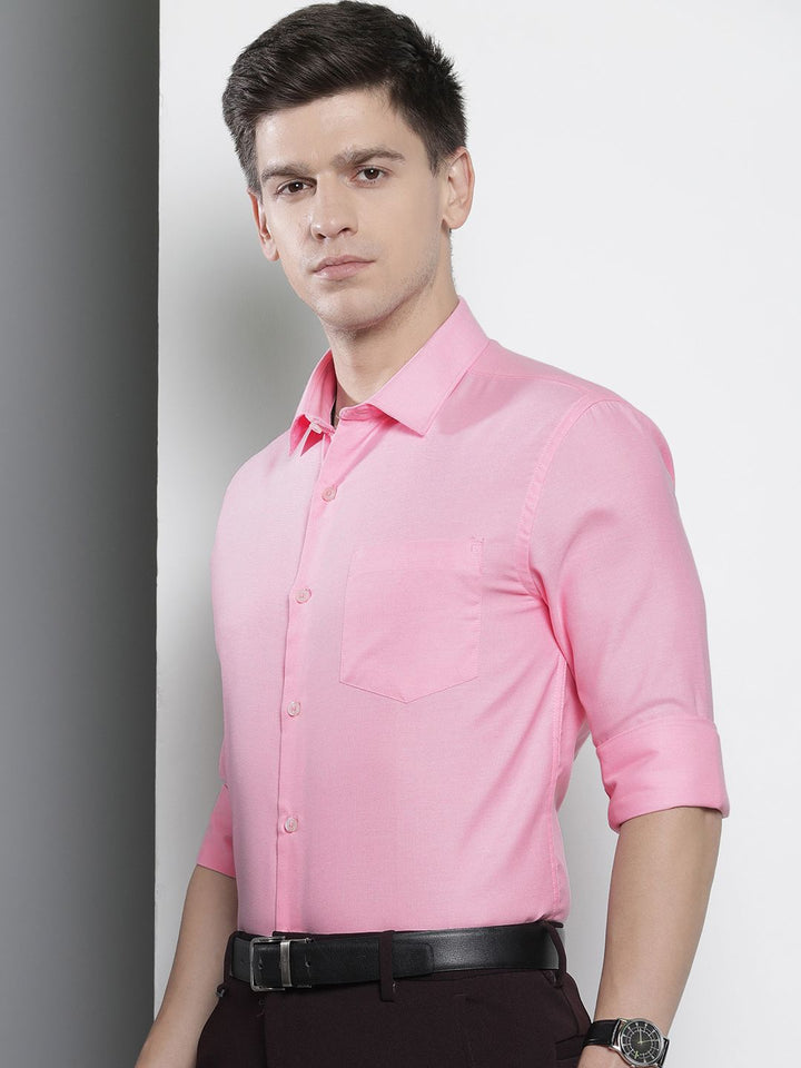 The Indian Garage Co. X Luxe Men Solid Slim Fit Opaque Formal Shirt