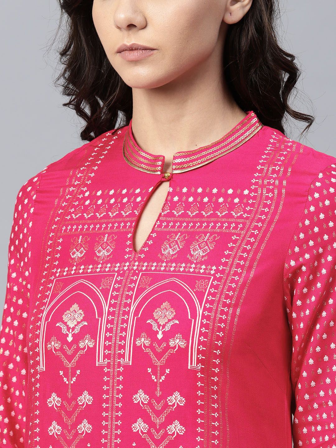 W Women Fuchsia & Golden Printed Straight Kurta