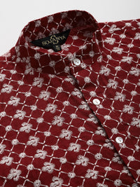 SOJANYA Men Maroon Chikankari Sulam Kurta dengan Jaket Churidar & Nehru