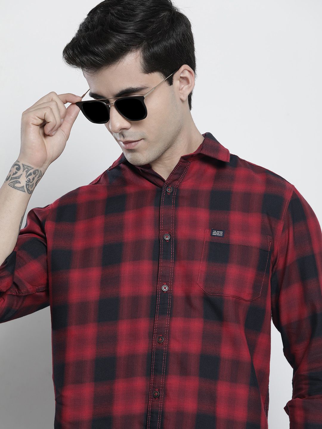 The Indian Garage Co Men Red & Black Comfort Tartan Checked Shirt