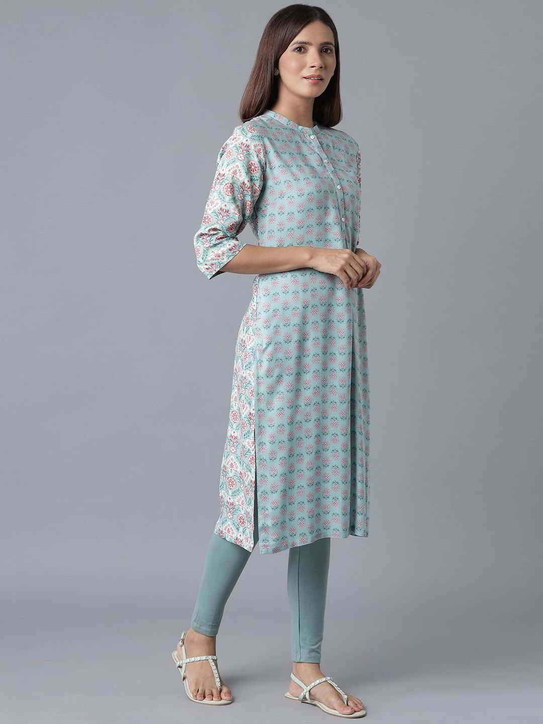 W Women Blue Geometric Checked Flared Sleeves Thread Work Kurta