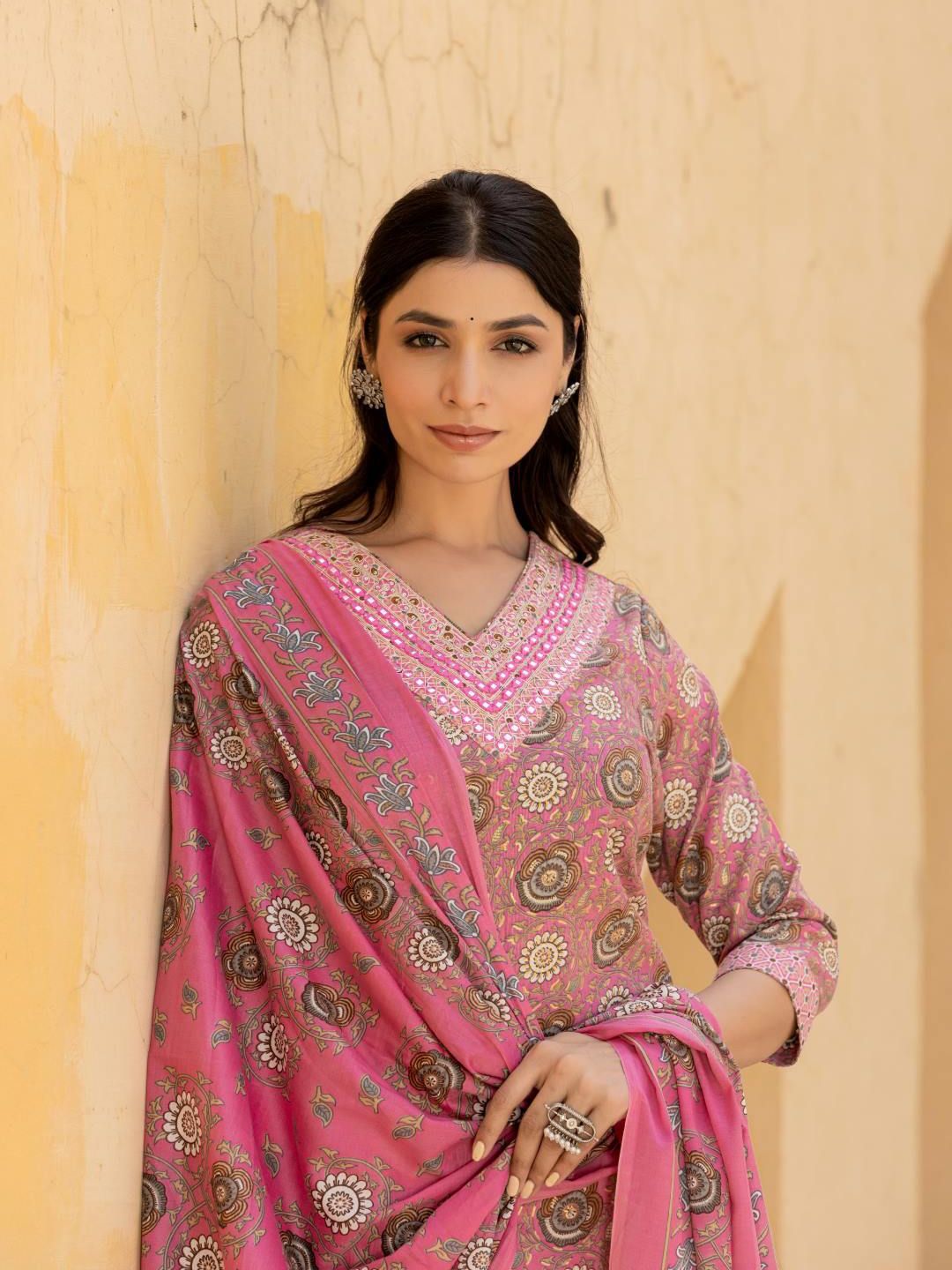 Varanga Women Floral Embroidered Regular Mirror Work Kurta with Trousers & With Dupatta
