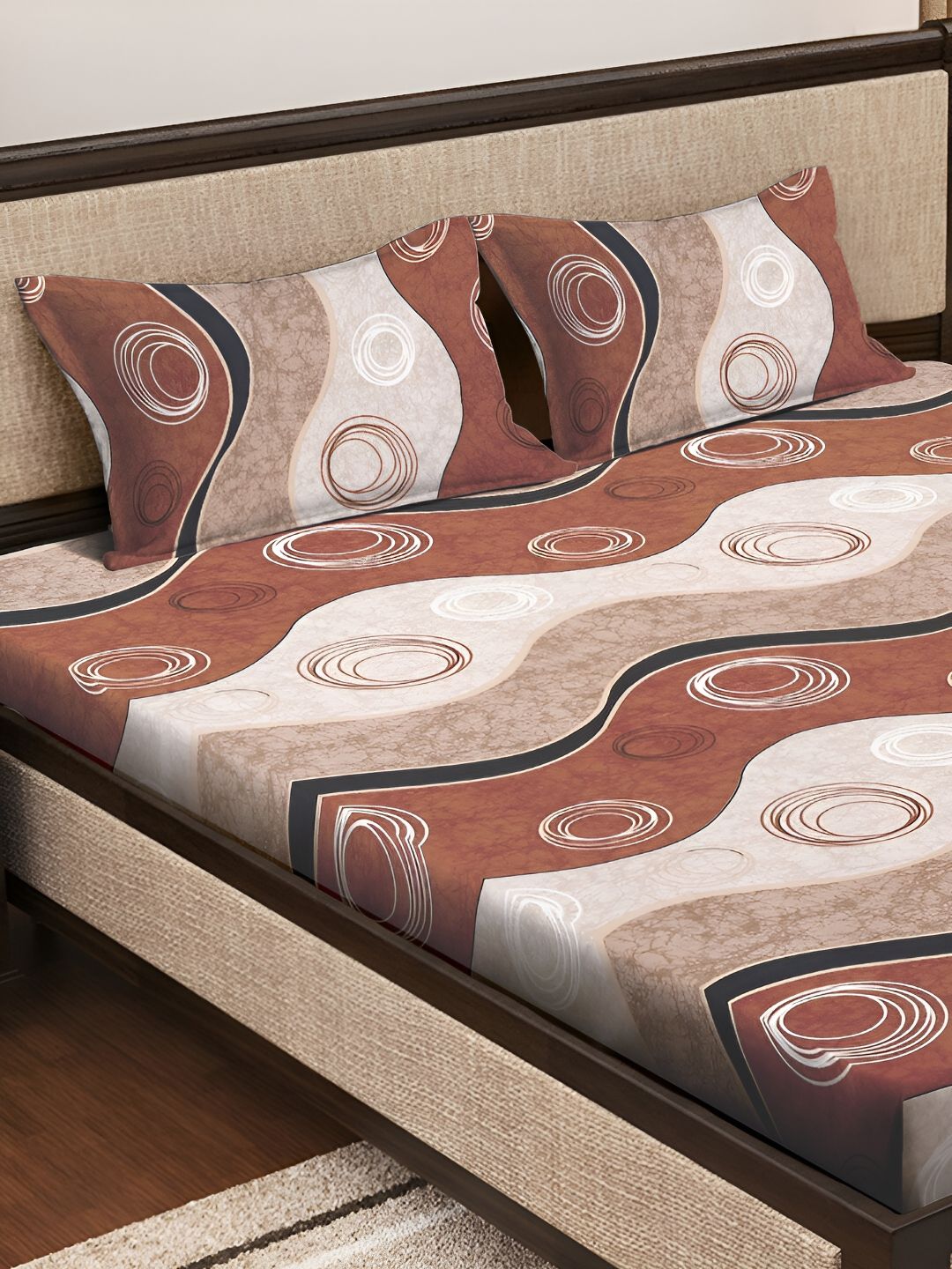 KLOTTHE Brown & Cream Geometric Printed 300 TC Fitted King Bedsheet With 2 Pillow Cover