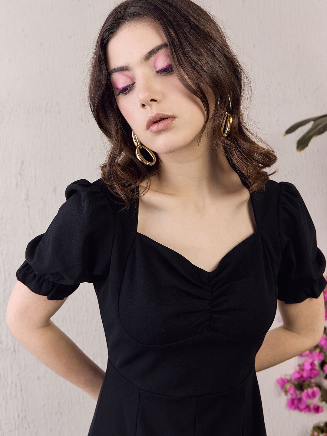 Berrylush Women Sweetheart Neck Puff Sleeve Midi Dress