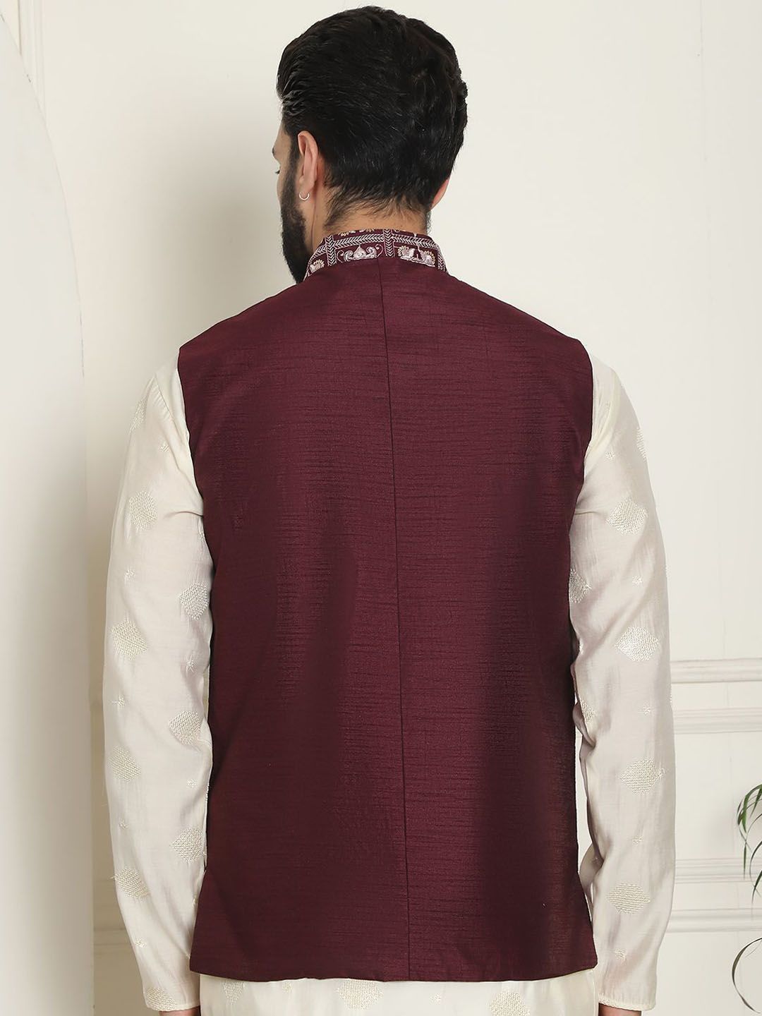 SOJANYA Jaket Tenun Nehru Bersulam