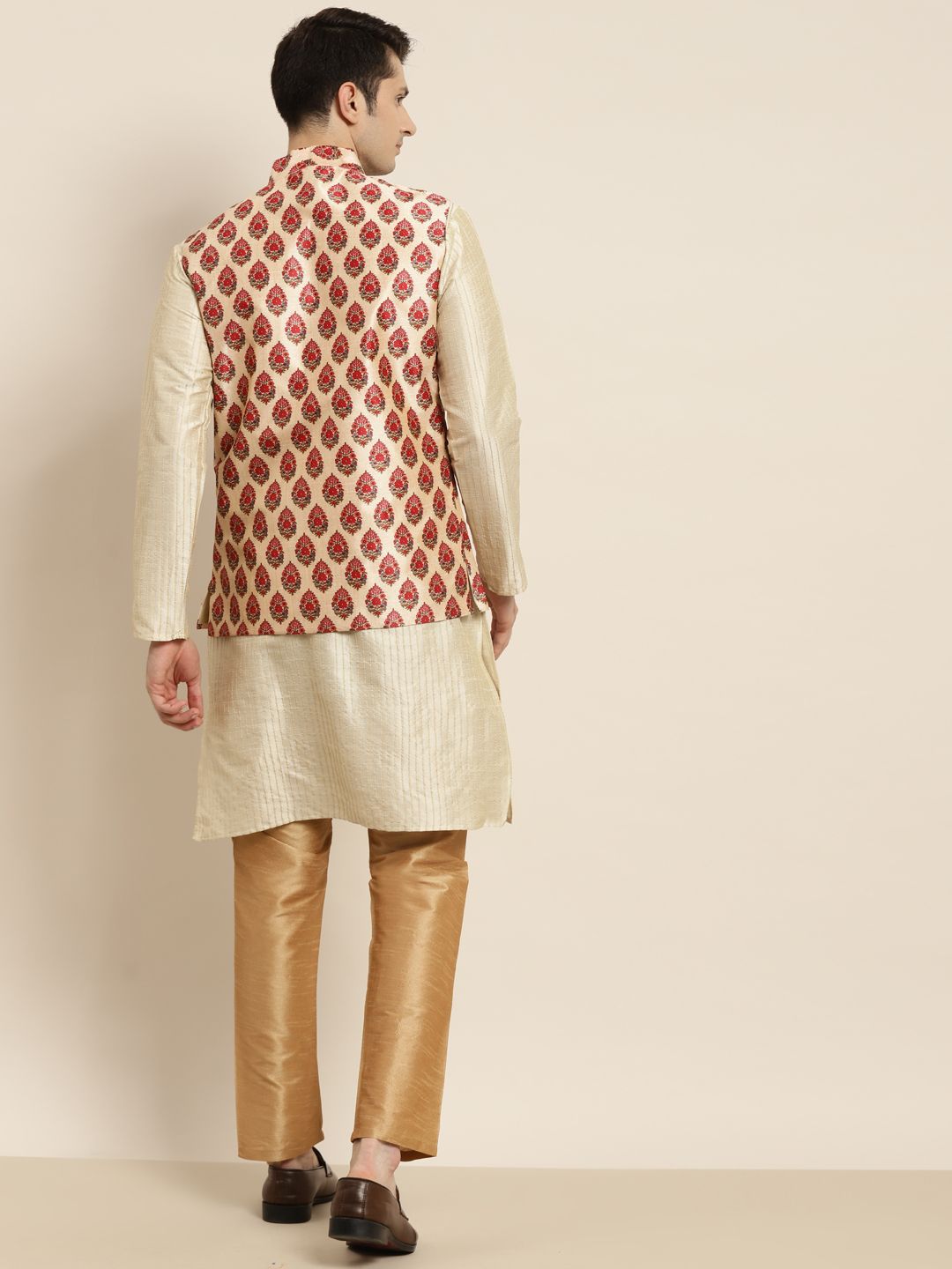 SOJANYA Men Cream-Coloured & Red Kurta with Churidar & Nehru Jacket