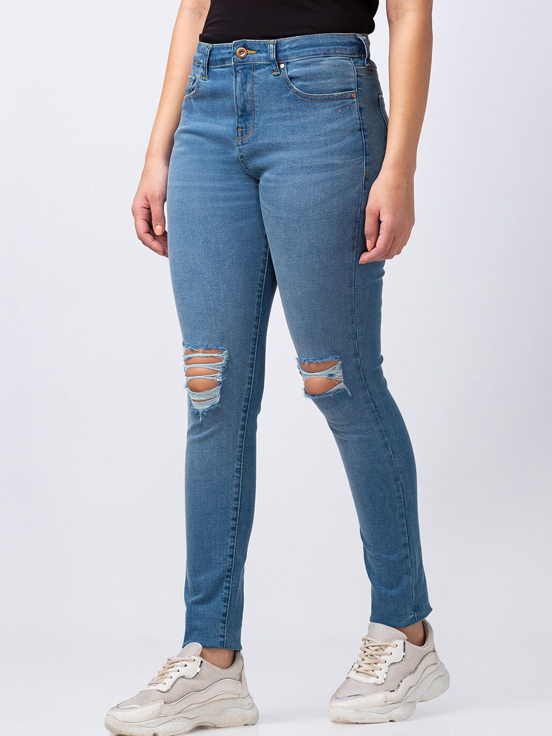 SPYKAR Women Adora Skinny Fit Mildly Distressed Light Fade Cotton Jeans