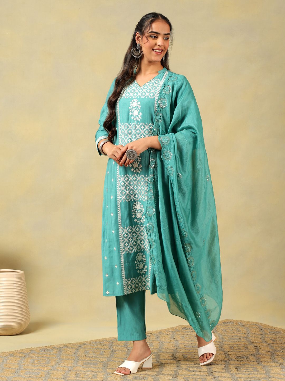 Mamicha Women Ethnic Motifs Embroidered Regular Thread Work Pure Cotton Kurta with Trousers & With Dupatta