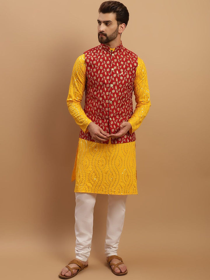 SOJANYA Kurta Kapas Tulen Bersulam Labuci dengan Jaket Churidar & Nehru Bersulam