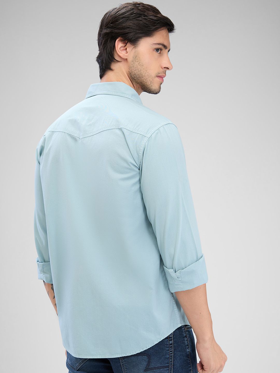 SPYKAR Men Solid Pocket Detailing Slim Fit Casual Shirt