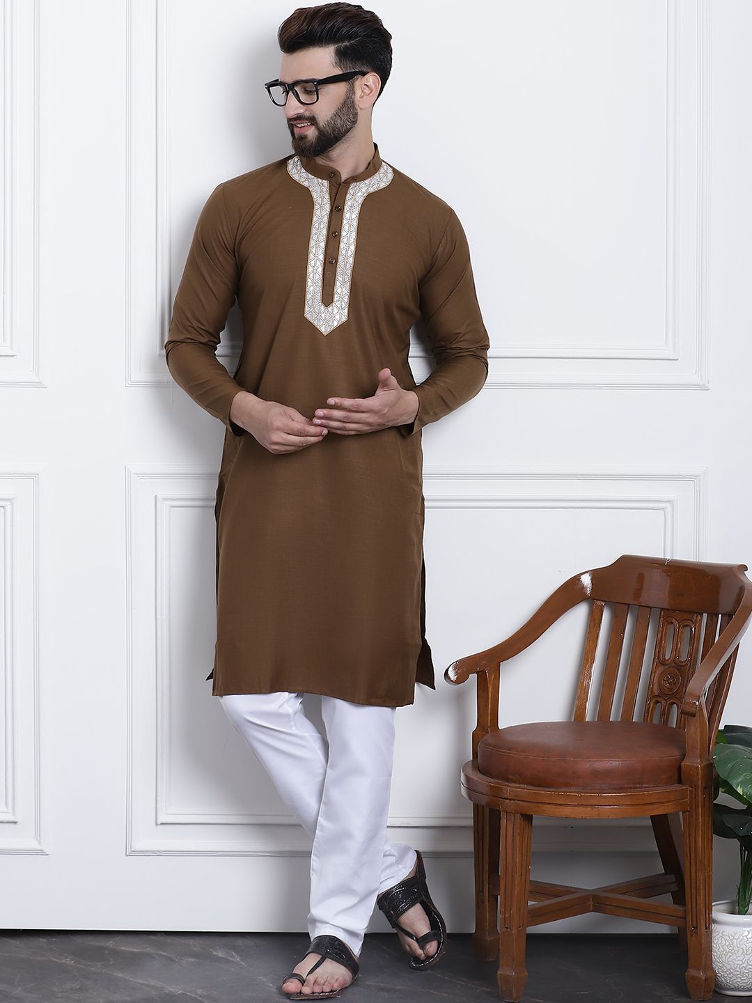 SOJANYA Men Green & Silver Pure Cotton Yoke Design Gotta Patti Kurta