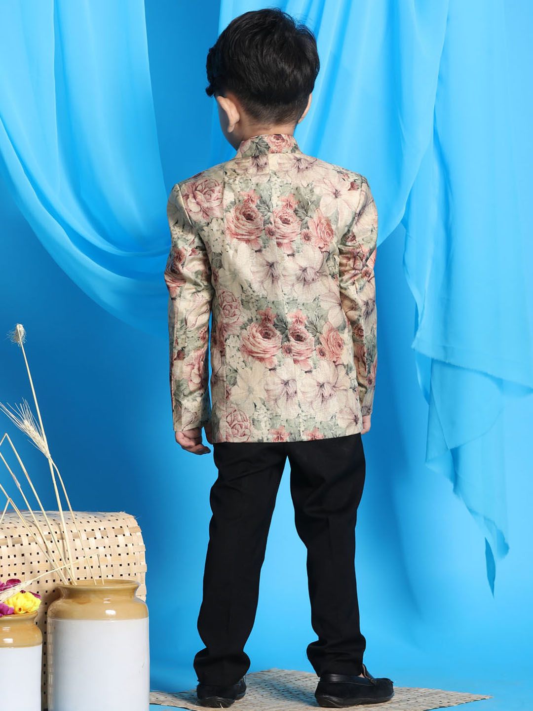 VASTRAMAY Boys Printed Notched Lapel Blazers