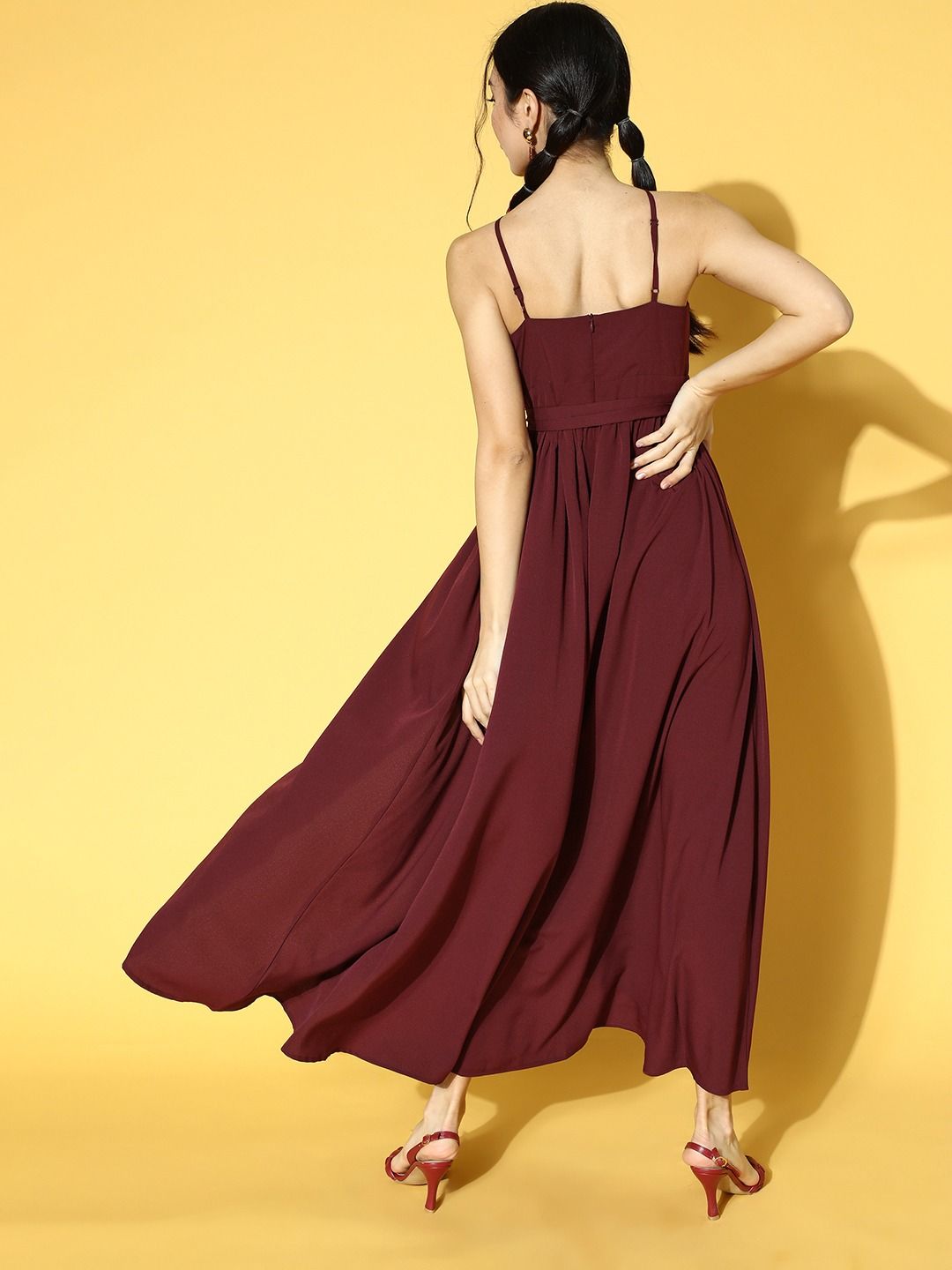 Berrylush Women Charming Maroon Solid Belted Dress