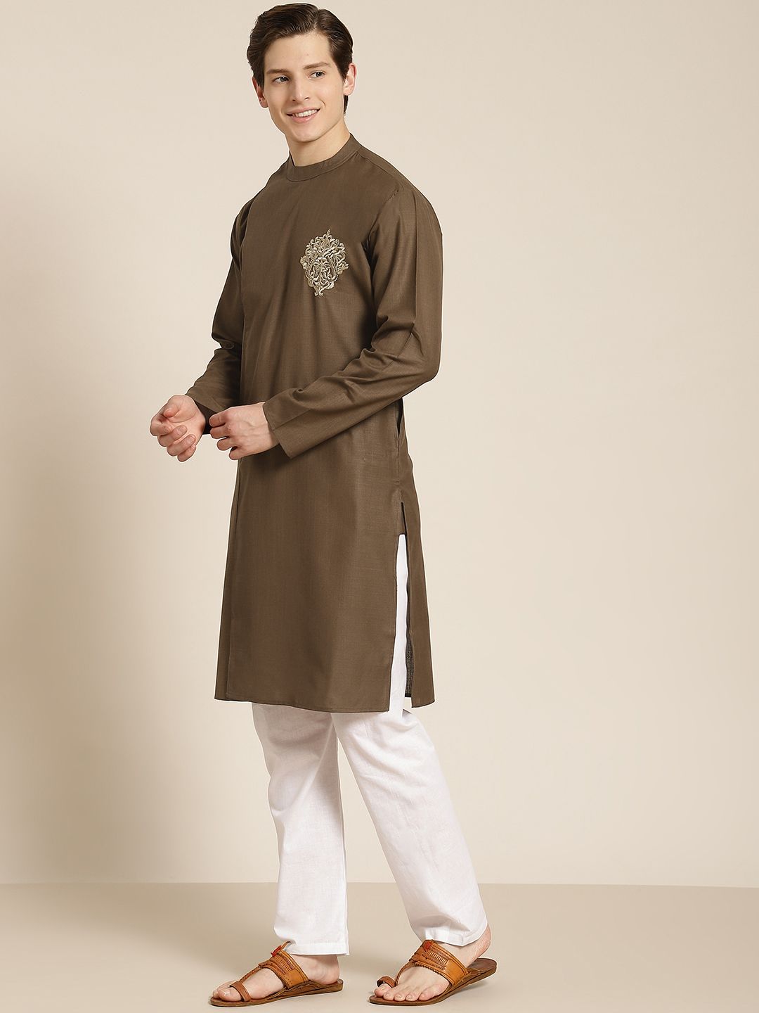 SOJANYA Men Olive Green & Golden Pure Cotton Thread Work Kurta