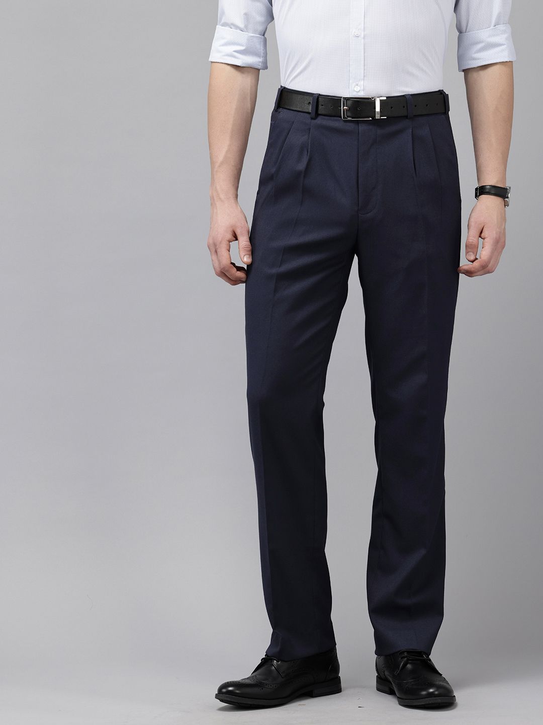 Park Avenue Men Textured Pleated Trousers