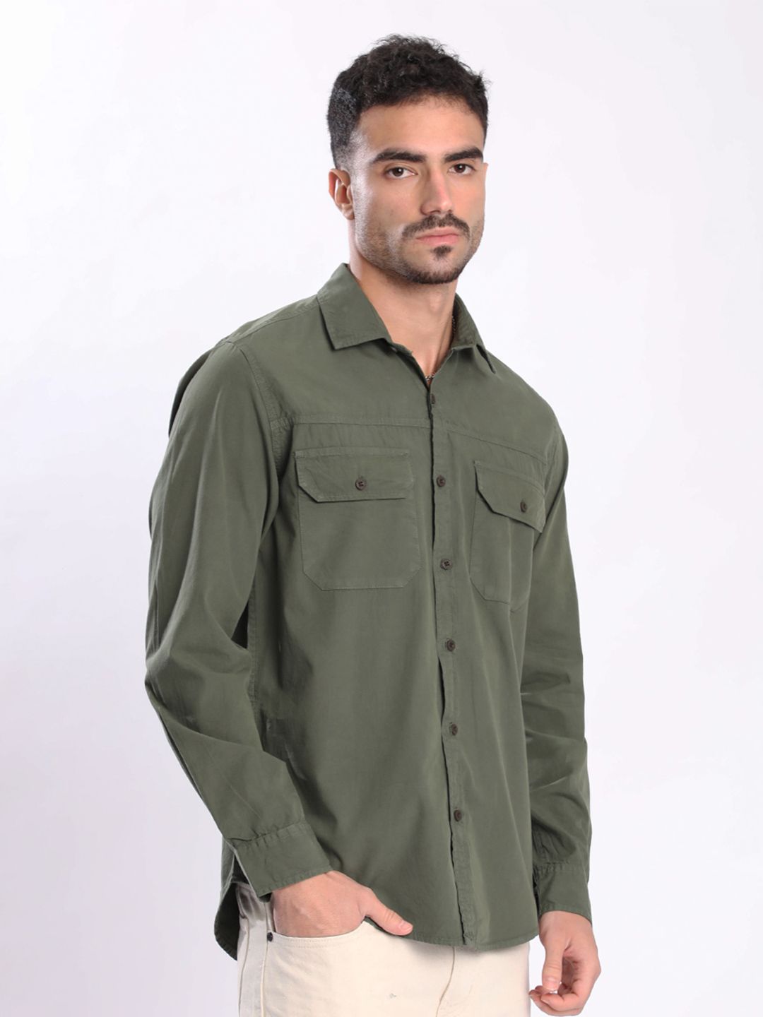 Bene Kleed Men Solid Spread Collar Cotton Casual Shirt