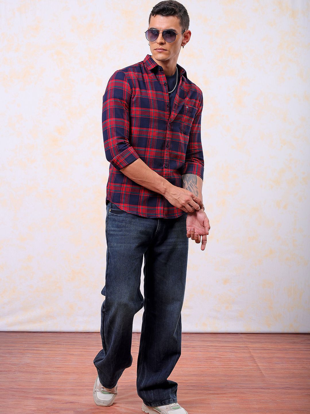 The Indian Garage Co Men Slim Fit Tartan Checks Pure Cotton Casual Shirt