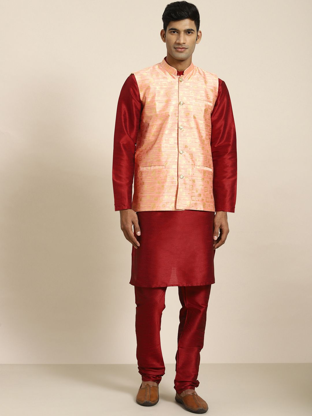 SOJANYA Kurta Rekaan Tenunan Lelaki dengan Churidar dengan Jaket Nehru