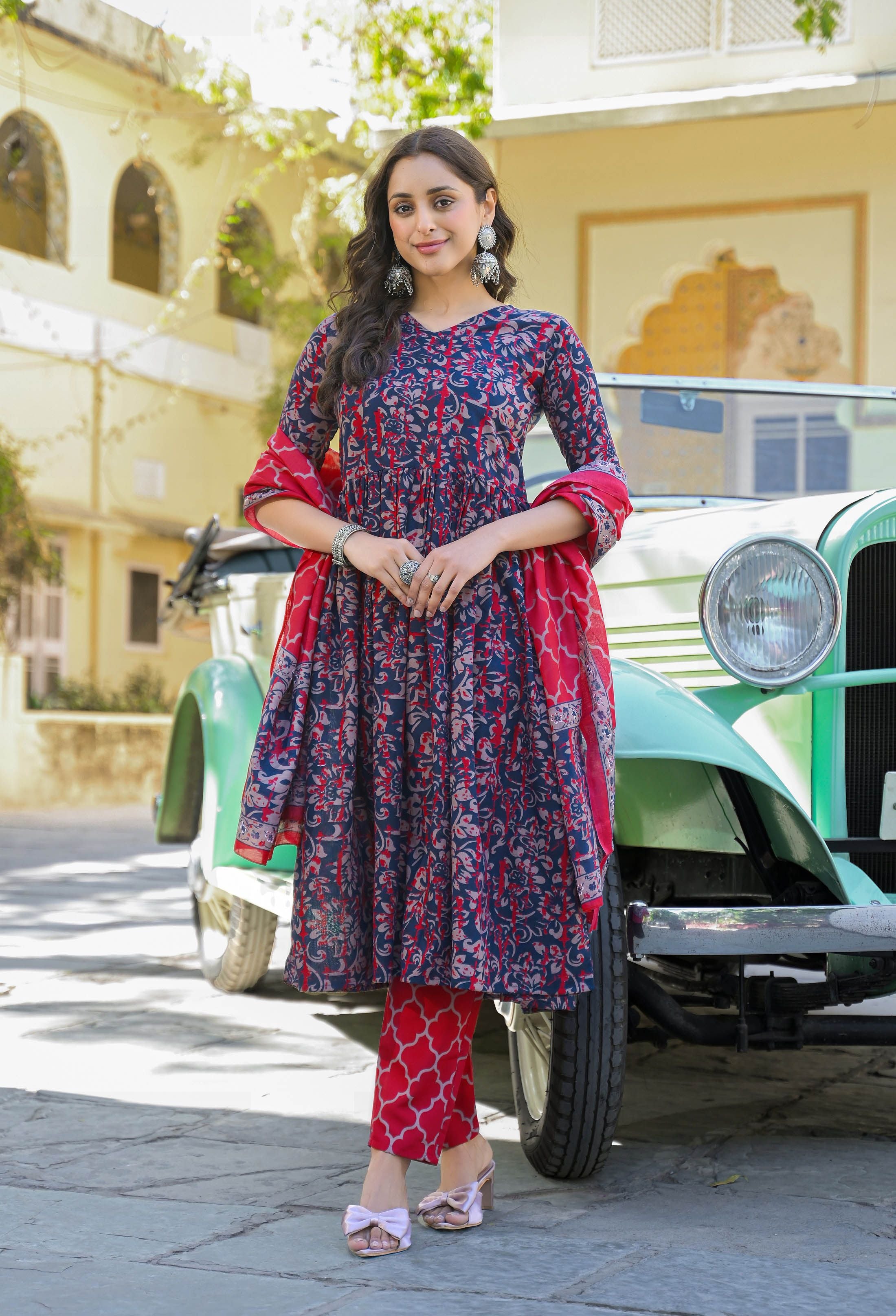 KALINI Women Floral Printed Regular Kurta with Trousers & With Dupatta