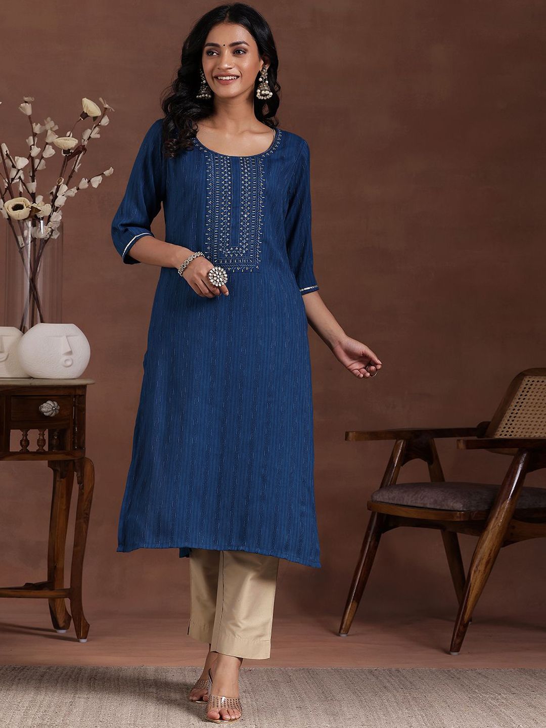 Libas Round Neck Ethnic Motifs Embroidered Dobby Straight Kurta