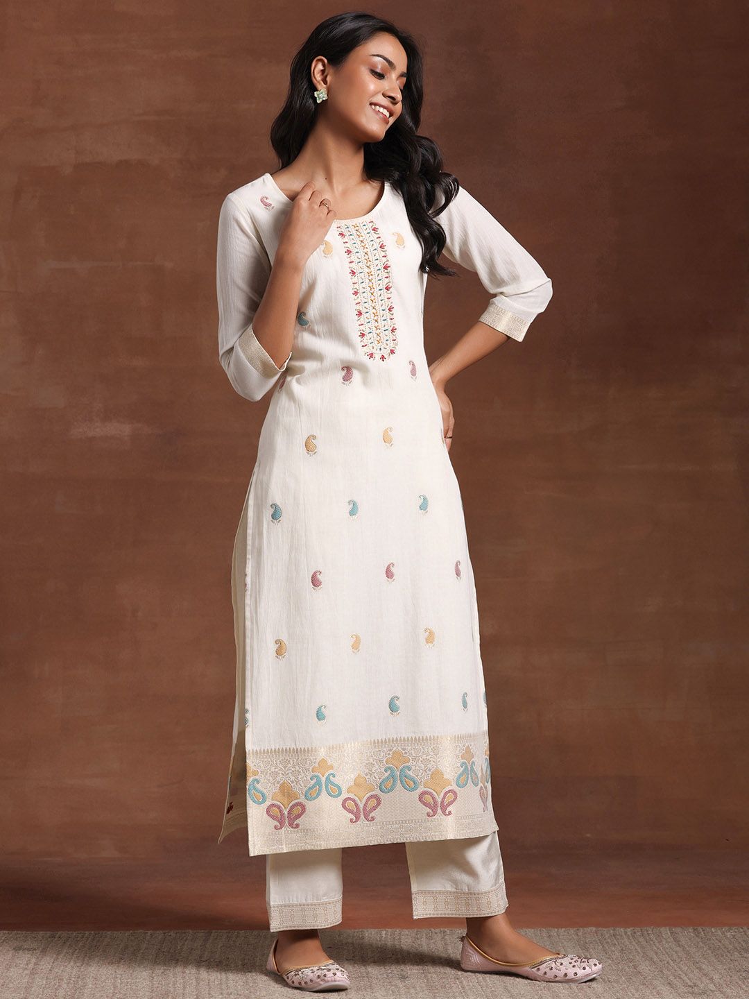 Libas Paisley Round Neck Three-Quarter Sleeves Pure Cotton Kurta Set
