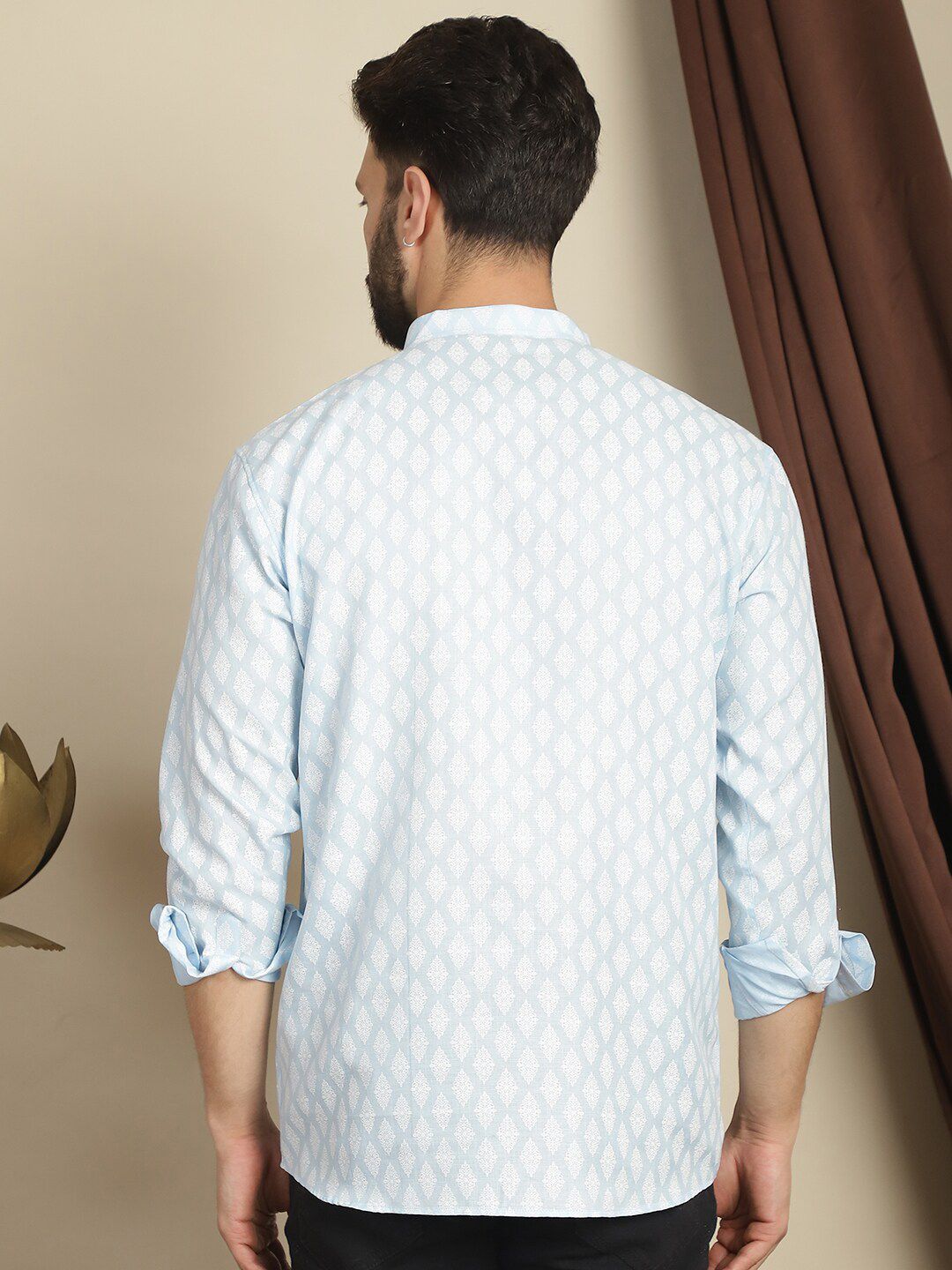 Anouk Geometric Mandarin Collar Long Sleeves Thread Work Kurta
