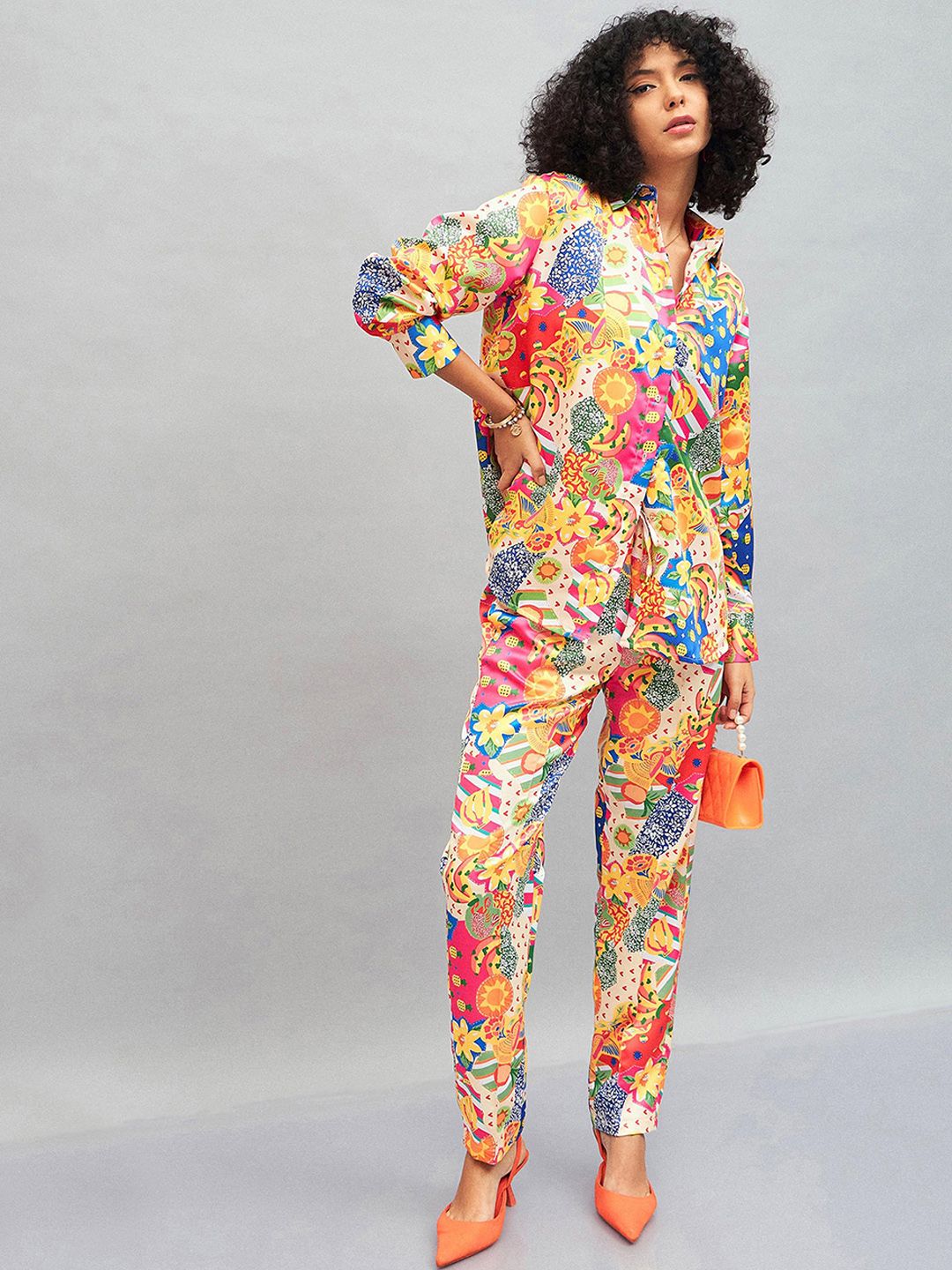 SASSAFRAS Yellow Women Floral Printed Straight Fit Trousers