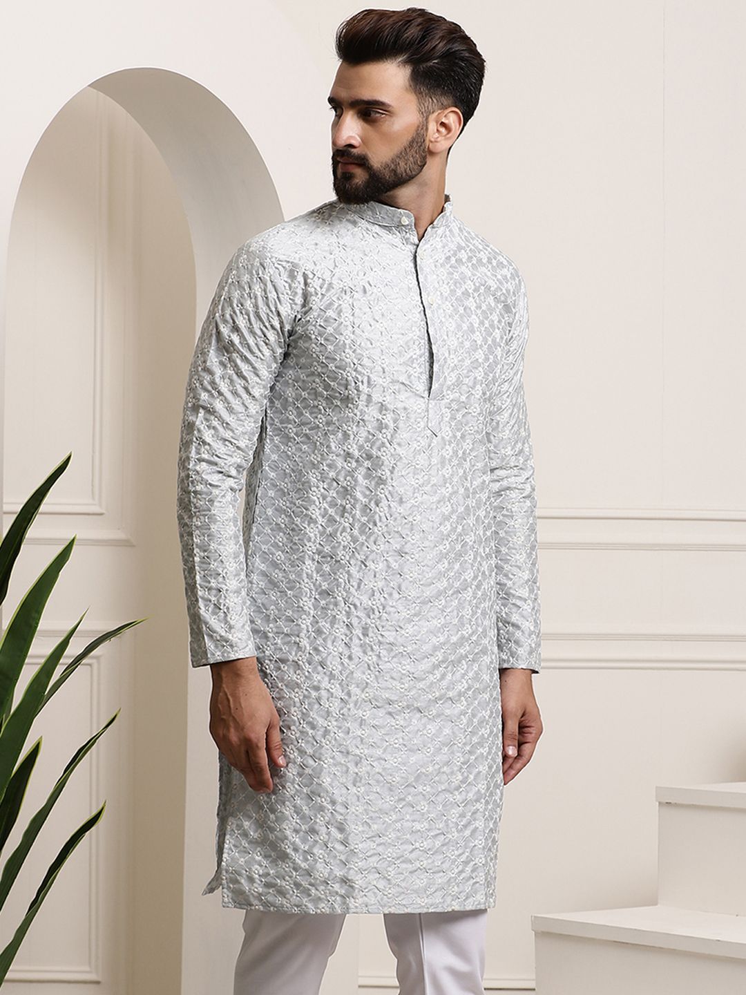 SOJANYA Men Grey & White Geometric Embroidered Straight Kurta