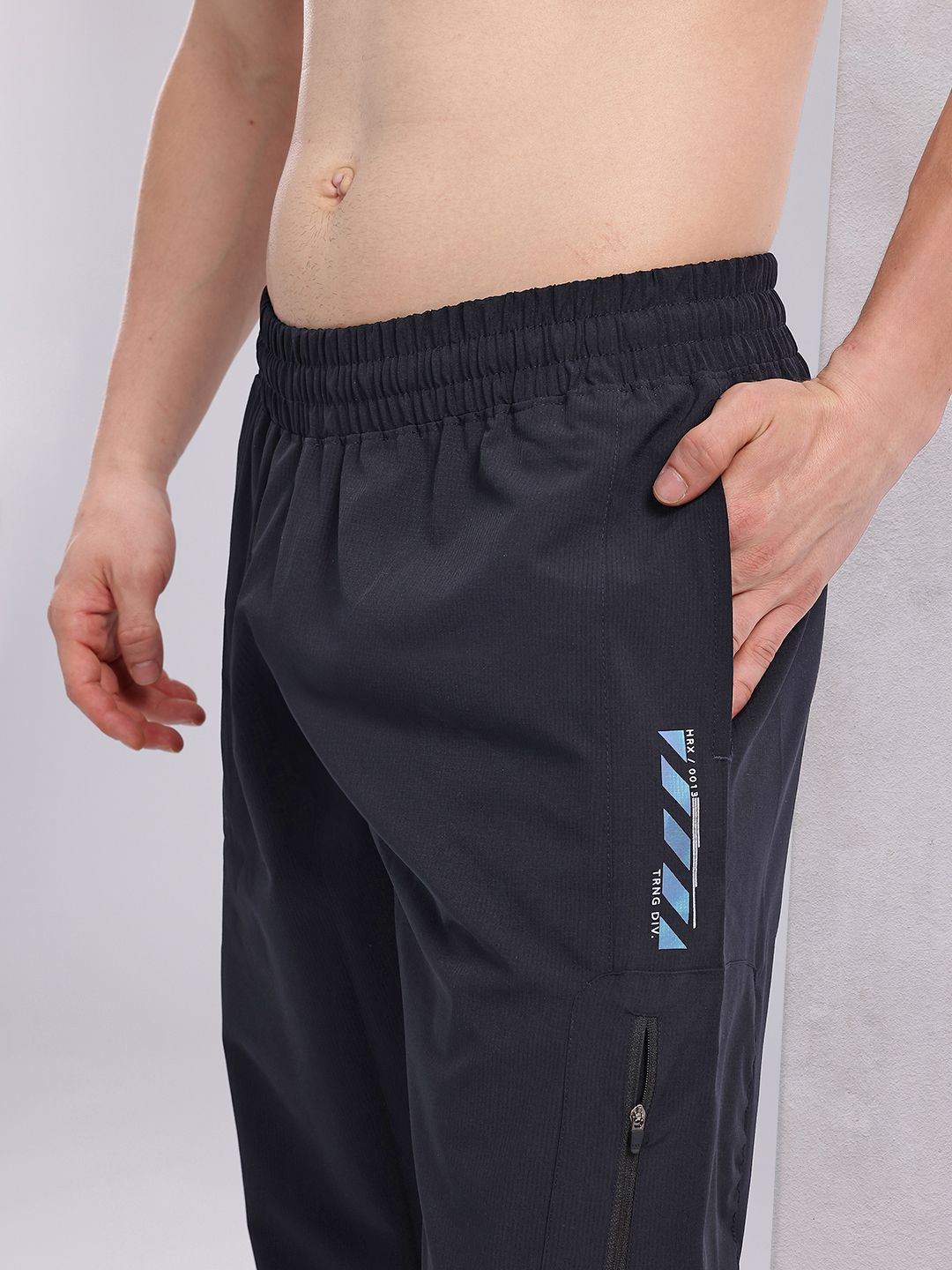 HRX by Hrithik Roshan Men Mid-Rise Rapid-Dry Training Cargo-Style Joggers
