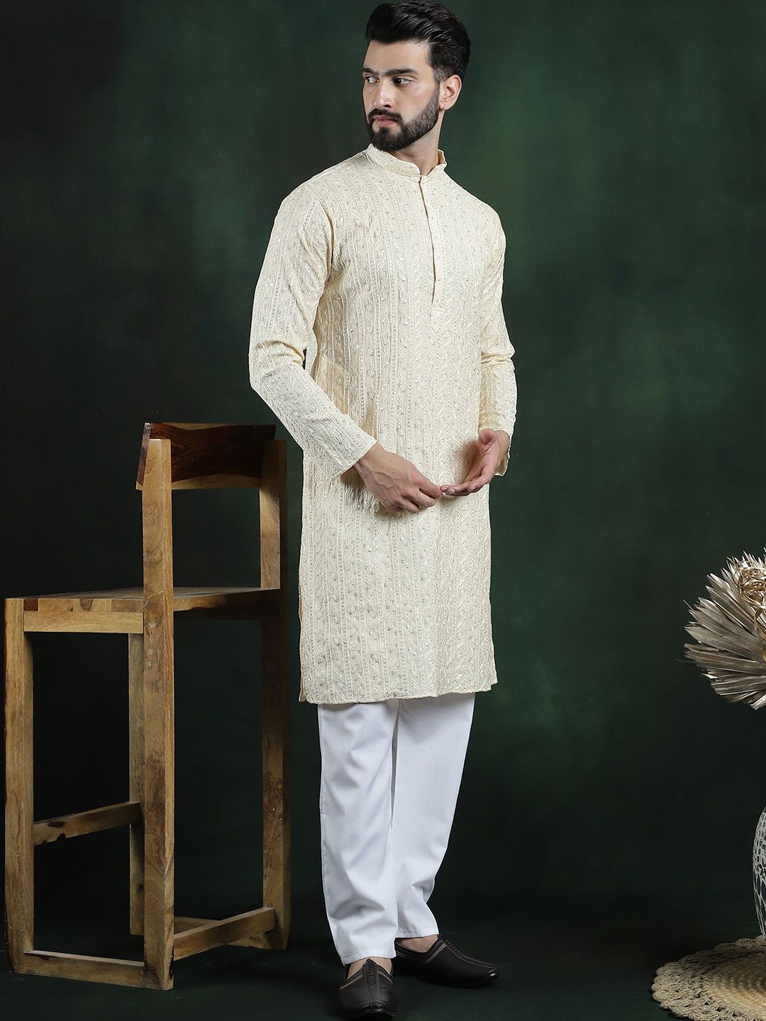 SOJANYA LUXE Floral Embroidered Regular Thread Work Kurta with Pyjamas