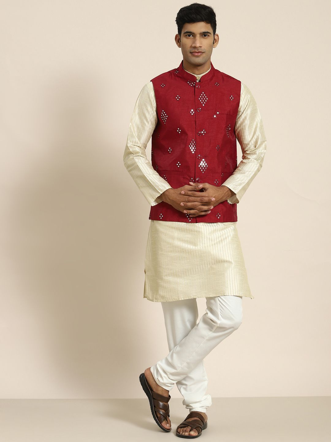 SOJANYA Kurta Rekaan Tenunan Lelaki dengan Churidar dengan Jaket Nehru