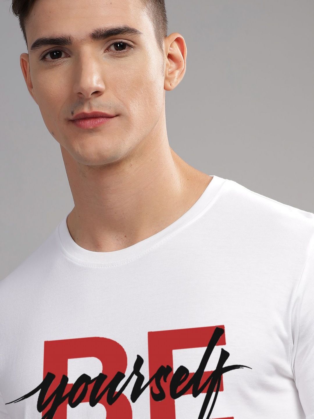 ADRO Men Printed Applique T-shirt