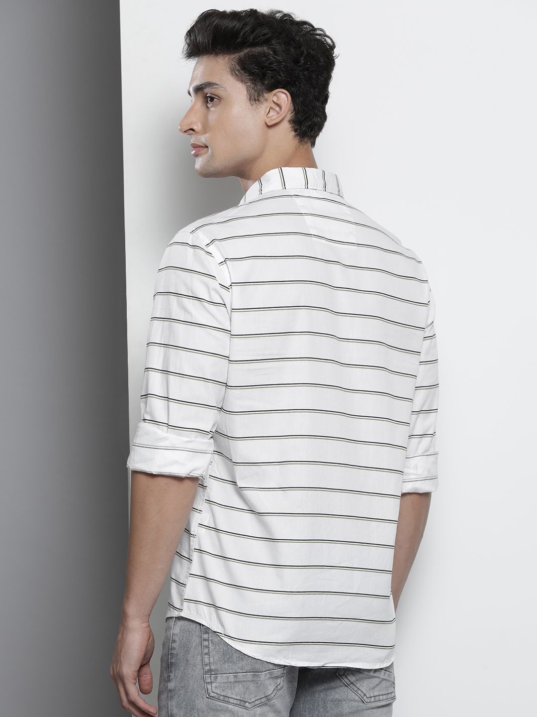 The Indian Garage Co Men White & Black Horizontal Stripes Striped Cotton Casual Shirt