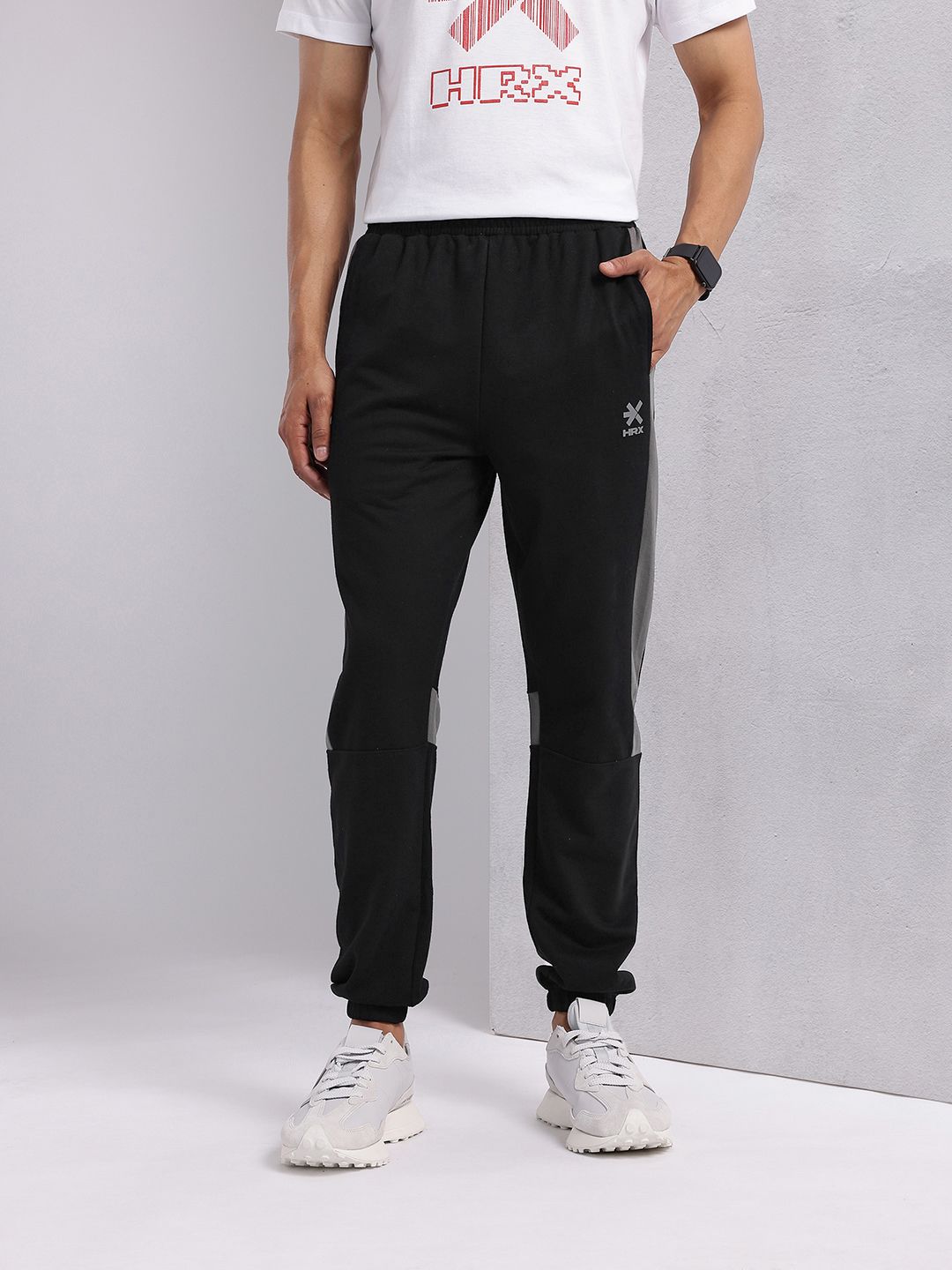HRX by Hrithik Roshan Men Lifestyle Joggers with Contrast Panels