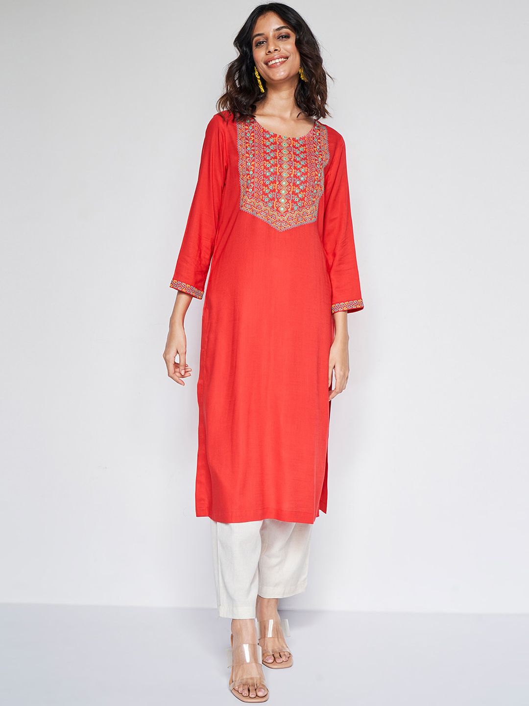 Global Desi Ethnic Motifs Yoke Design Thread Work Kurta